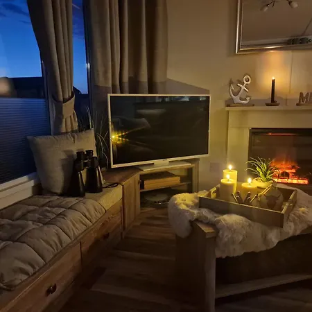 Neues Chalet Nr 76 Am Weltkulturerbe Wattenmeer Tierfrei Mit Eingezaeunten Garten Grosse Terrasse Top Ausstattung شقة Westerland