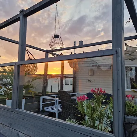 شقة Neues Chalet Nr 76 Am Weltkulturerbe Wattenmeer Tierfrei Mit Eingezaeunten Garten Grosse Terrasse Top Ausstattung Westerland