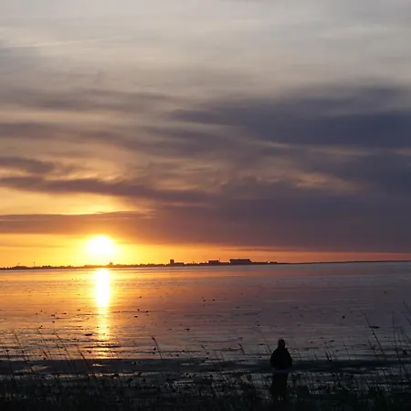 Lägenhet Neues Meerzeit Aan Zee Nr 76 Am Weltnaturerbe Wattenmeer Mit Eingezaeunten Garten Grosse Terrasse Ausstattung