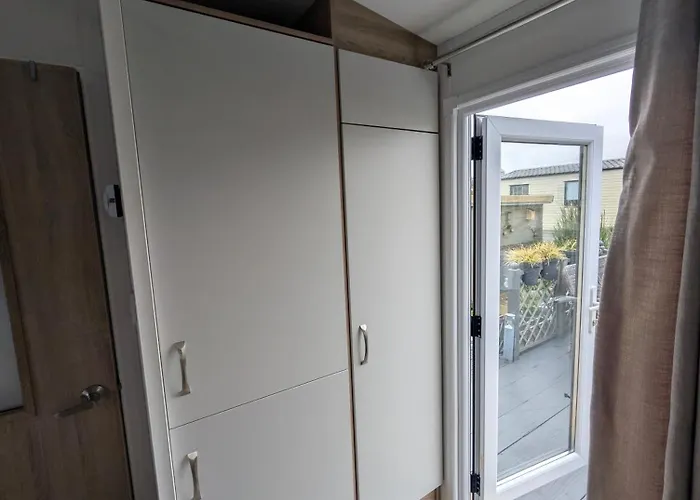 Neues Chalet Nr 76 Am Weltkulturerbe Wattenmeer Tierfrei Mit Eingezaeunten Garten Grosse Terrasse Top Ausstattung شقة *