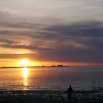 Apartment Neues Meerzeit Aan Zee Nr 76 Am Weltnaturerbe Wattenmeer Mit Eingezaeunten Garten Grosse Terrasse Ausstattung